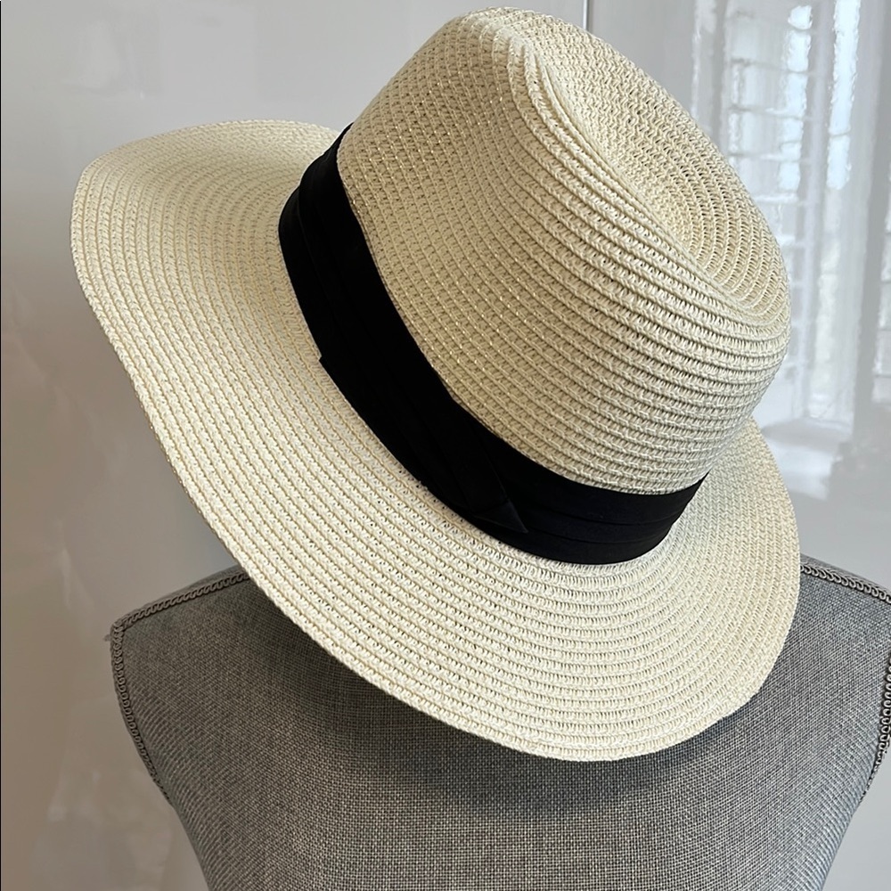 NWOT Wide Brim Straw Panama Sun Hat Fedora – Beige with Black Band 23.5"